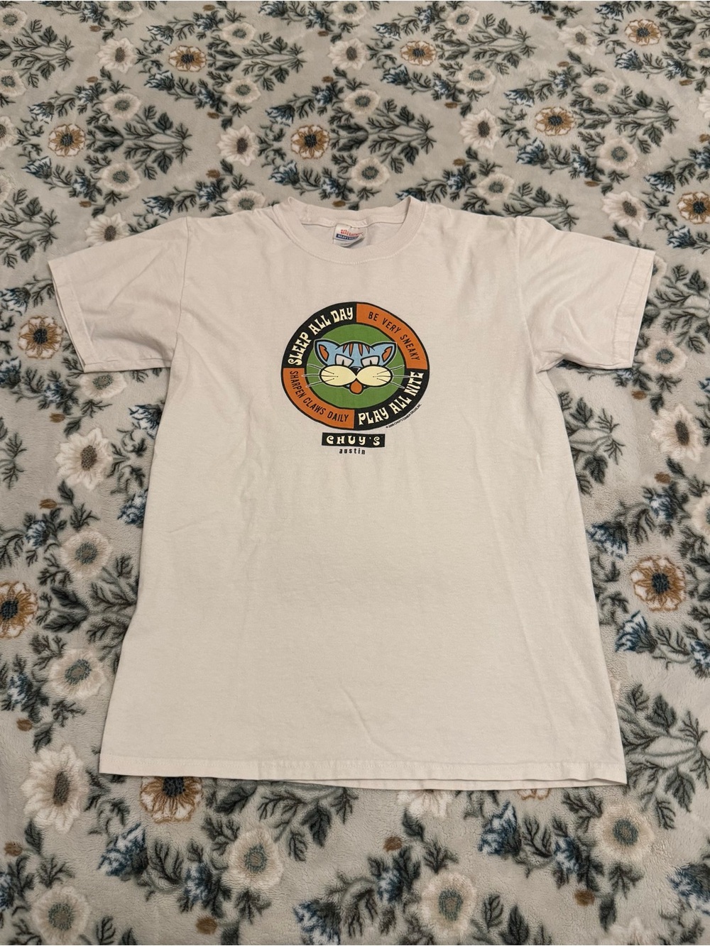 vintage 2006 chuy’s tee